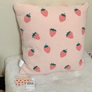 Truly Lou Strawberry Patterned Pink Throw Pillow 🍓